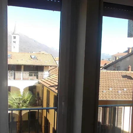 Hotel Croce Bianca Omegna Zimmer foto