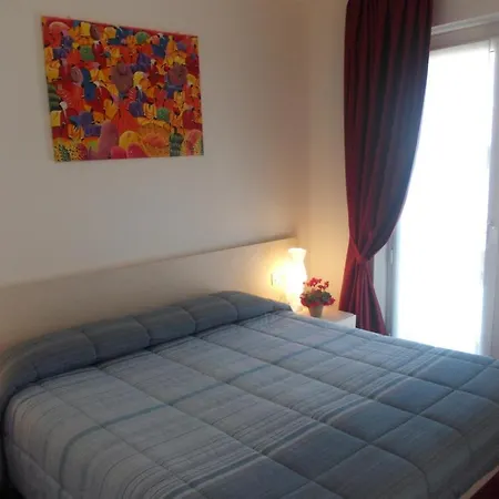 Hotel Croce Bianca Omegna Zimmer foto