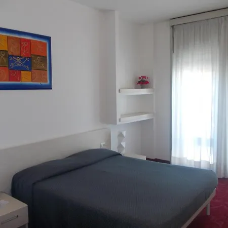 Hotel Croce Bianca Omegna Zimmer foto